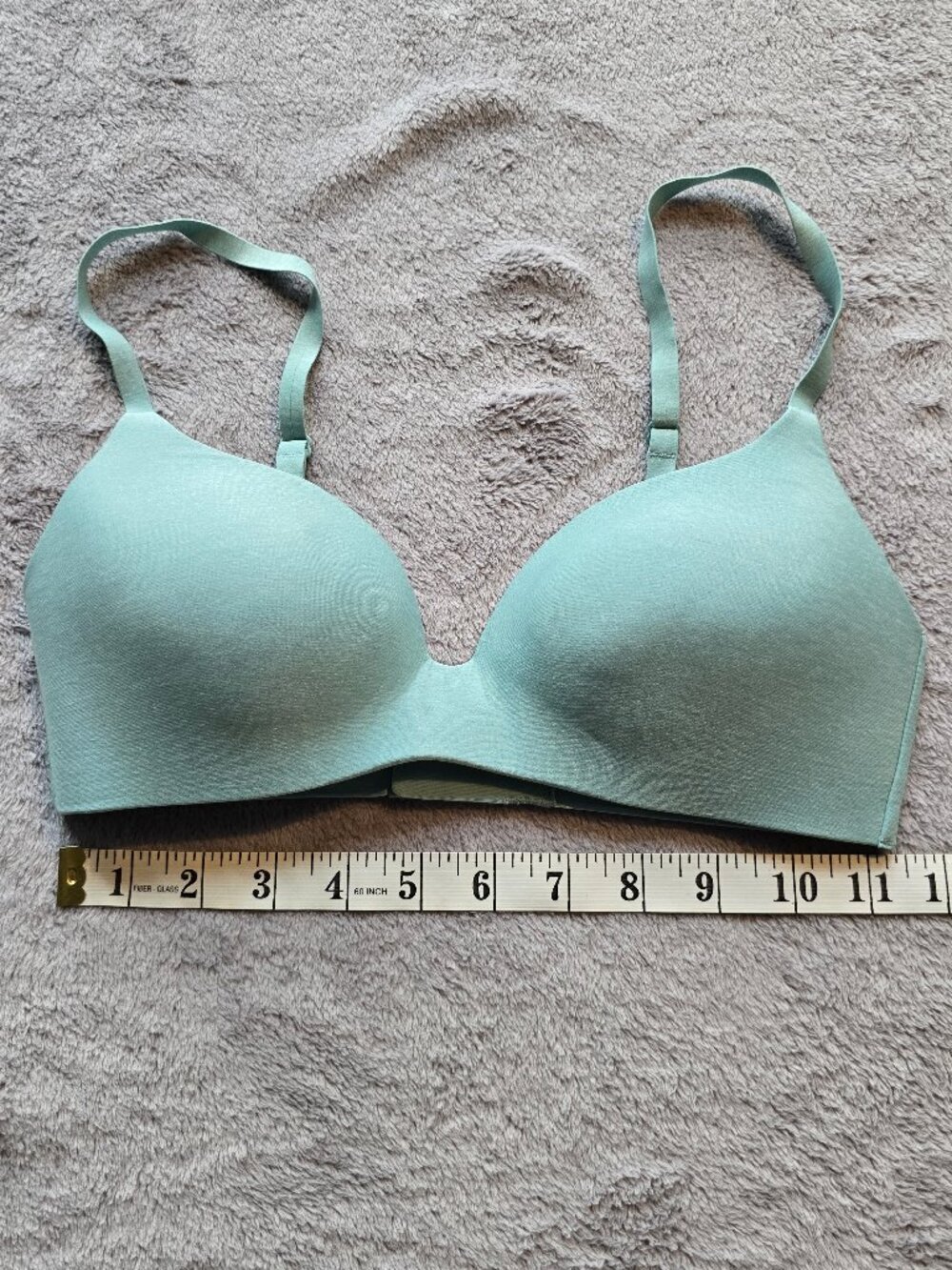 Uniqlo Wireless Bra 3D Hold Seamless Size‎ 30/32 AA